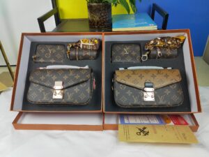 Louis Vuitton Box-set Handbag