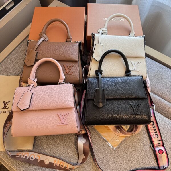 Louis Vuitton Handbag(Please specify desired color）