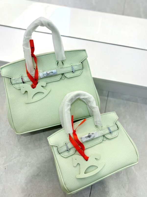 Hermes Handbag (Please specify the color if needed)